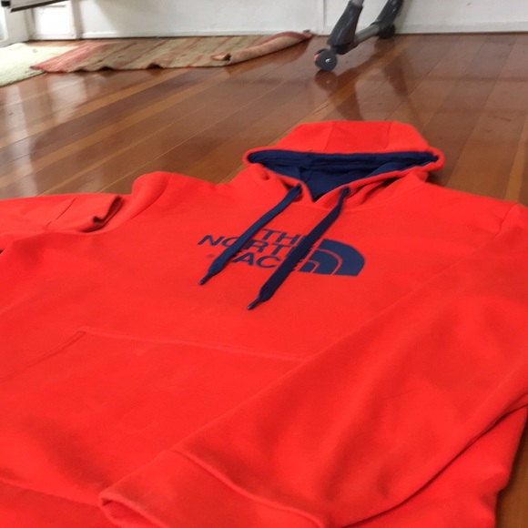 North Face Men’s Pullover Sweatshirt - Picture 2 of 5